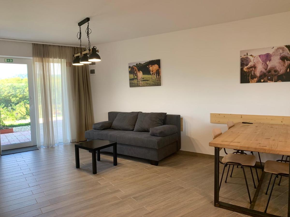 Oeregtoelgy Apartman Szár Exteriör bild